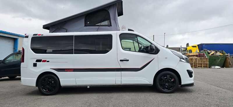 VAUXHALL VIVARO
