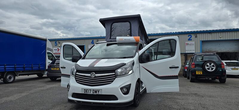 VAUXHALL VIVARO