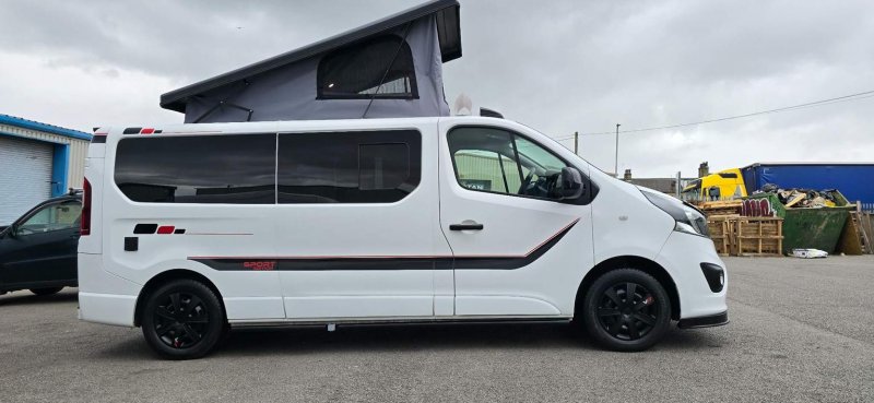 VAUXHALL VIVARO