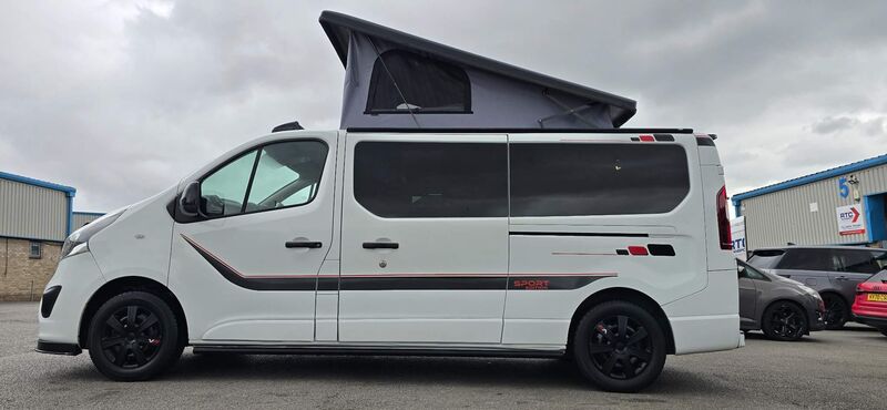 VAUXHALL VIVARO