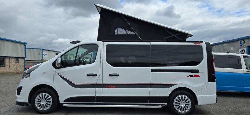 VAUXHALL VIVARO