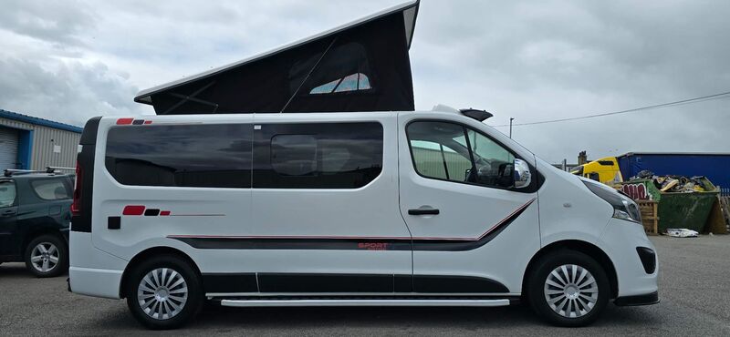 VAUXHALL VIVARO