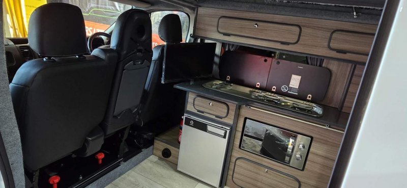 VAUXHALL VIVARO