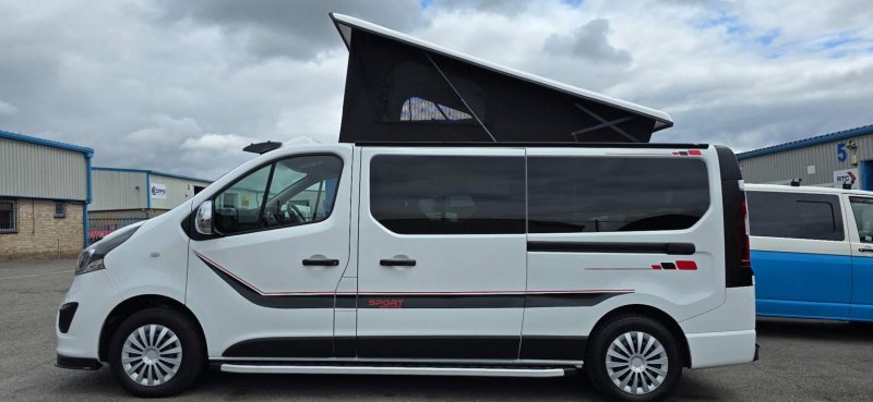 VAUXHALL VIVARO