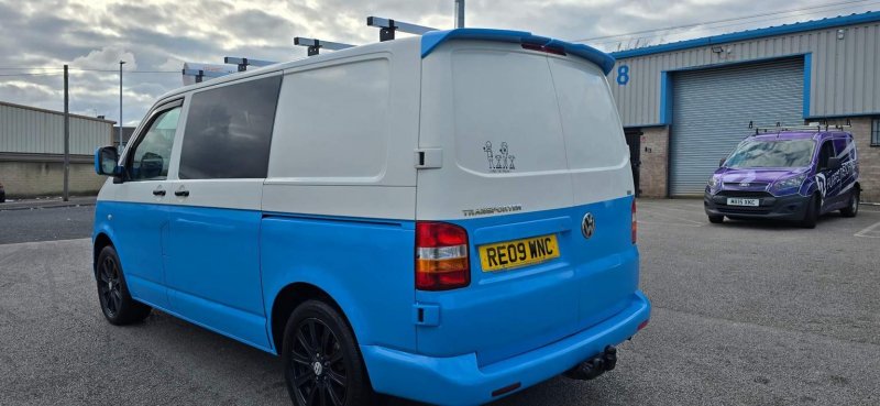 VOLKSWAGEN TRANSPORTER