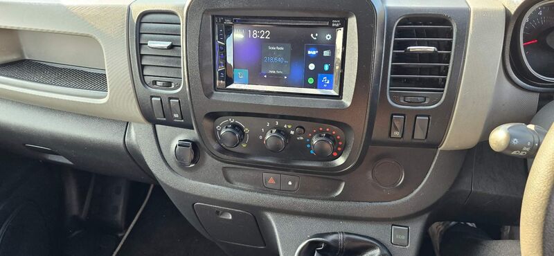RENAULT TRAFIC