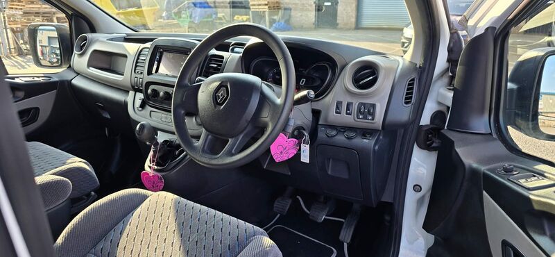 RENAULT TRAFIC