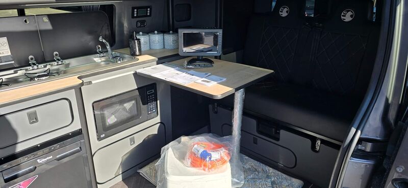 VAUXHALL VIVARO