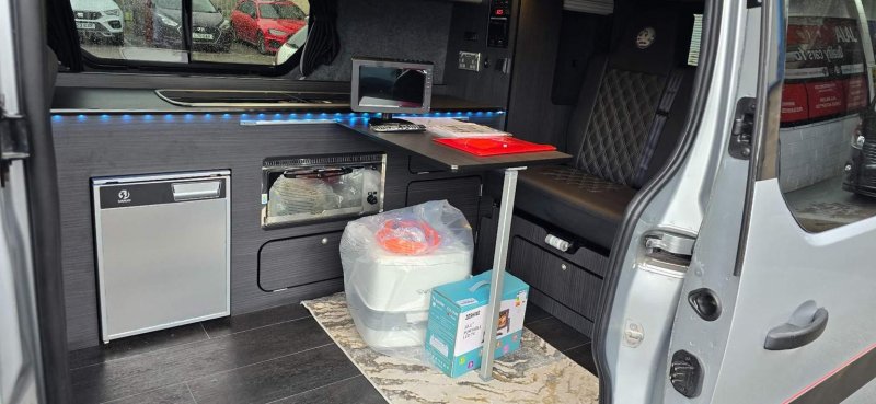 VAUXHALL VIVARO