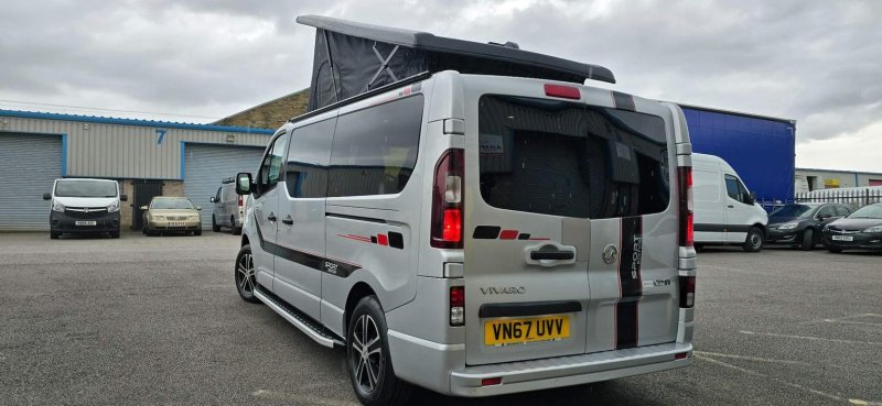 VAUXHALL VIVARO