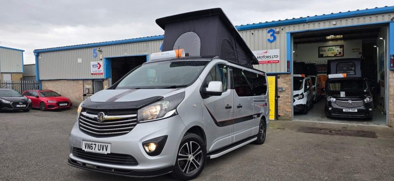 VAUXHALL VIVARO