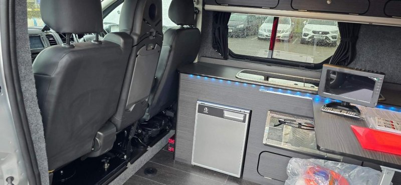 VAUXHALL VIVARO