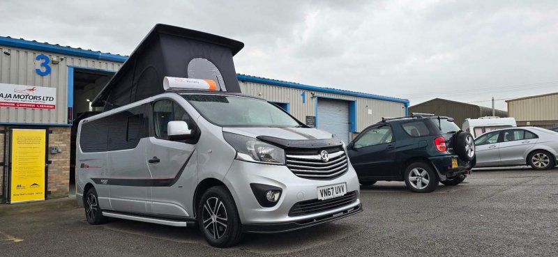 VAUXHALL VIVARO