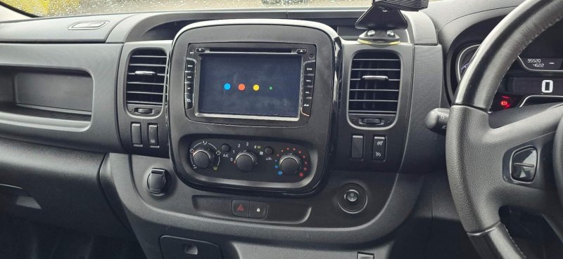 VAUXHALL VIVARO