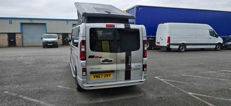 VAUXHALL VIVARO