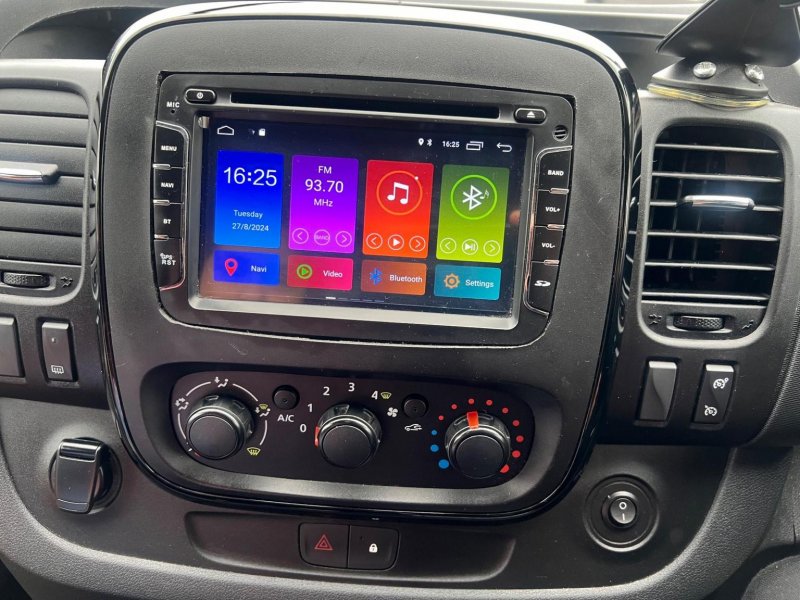 VAUXHALL VIVARO