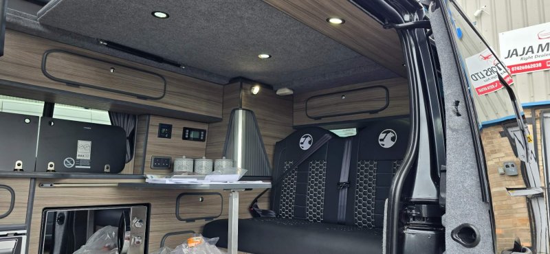 VAUXHALL VIVARO