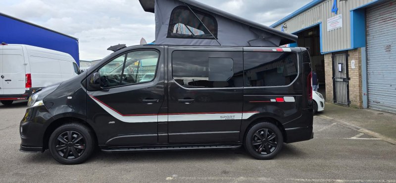 VAUXHALL VIVARO