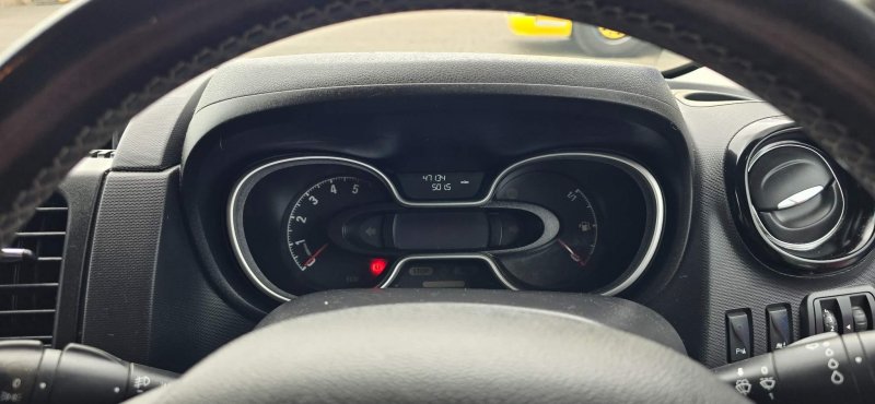 VAUXHALL VIVARO