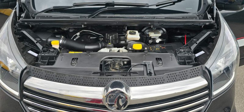 VAUXHALL VIVARO