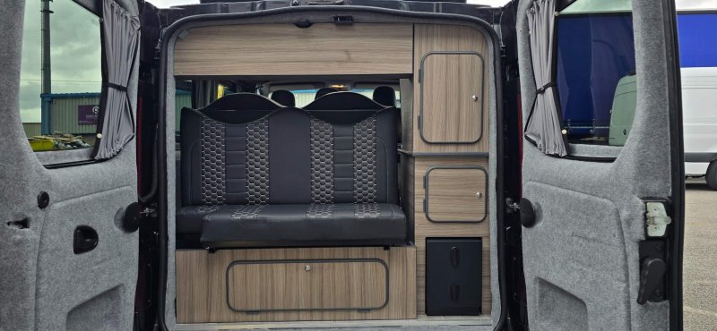 VAUXHALL VIVARO