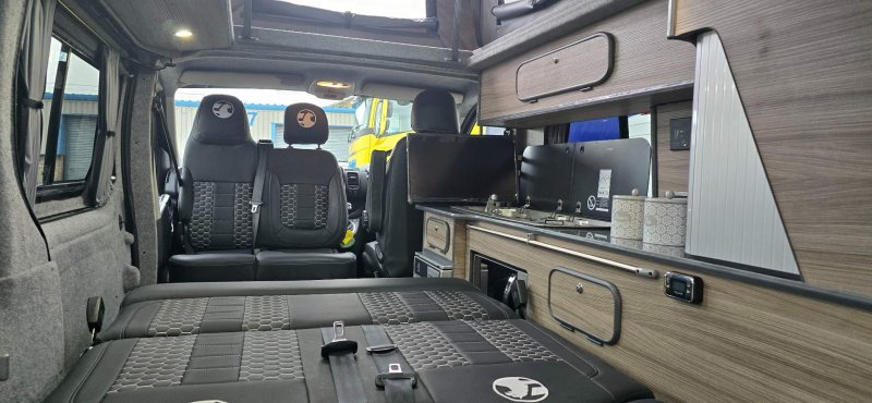 VAUXHALL VIVARO