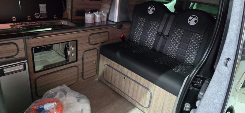 VAUXHALL VIVARO