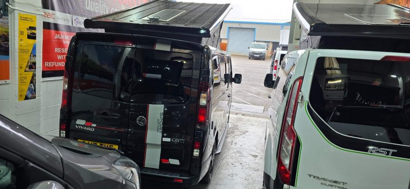VAUXHALL VIVARO