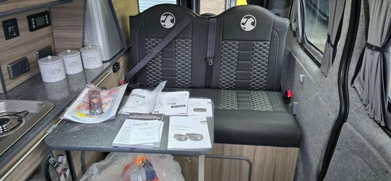 VAUXHALL VIVARO