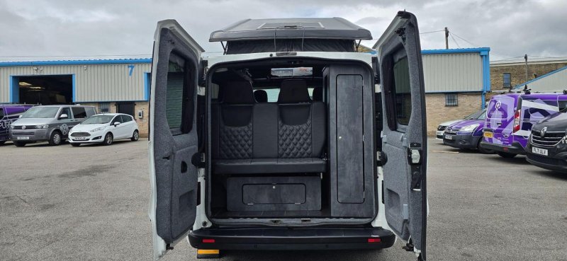 VAUXHALL VIVARO