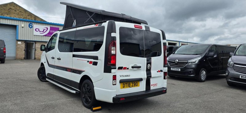 VAUXHALL VIVARO