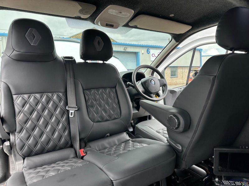 VAUXHALL VIVARO