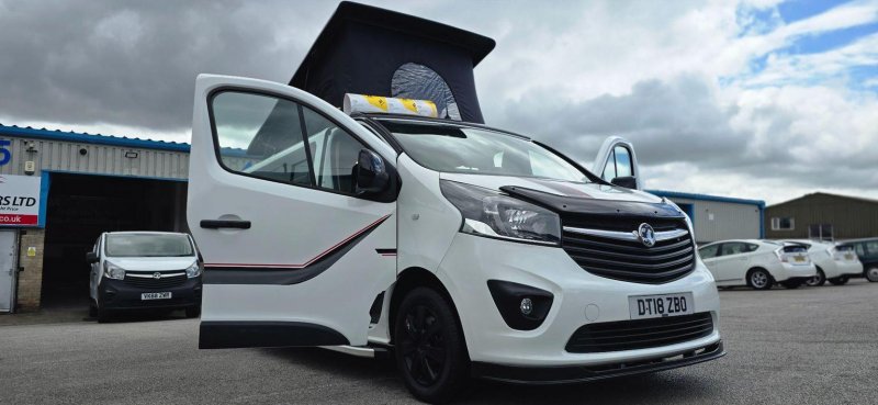 VAUXHALL VIVARO