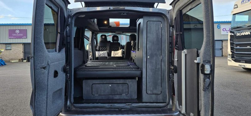 VAUXHALL VIVARO