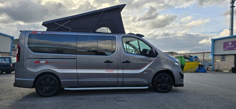 VAUXHALL VIVARO