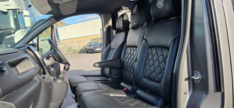 VAUXHALL VIVARO