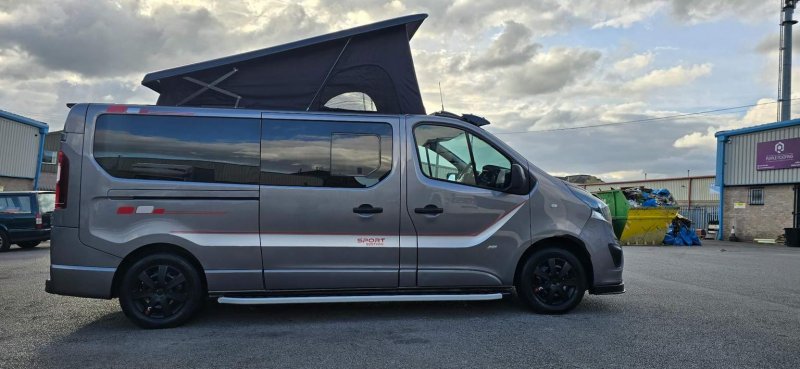 VAUXHALL VIVARO