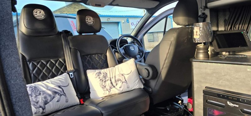 VAUXHALL VIVARO