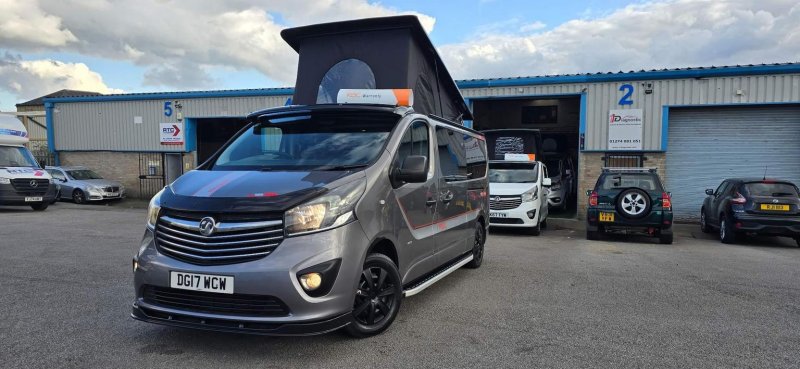 VAUXHALL VIVARO