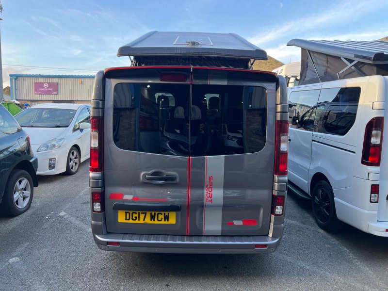 VAUXHALL VIVARO