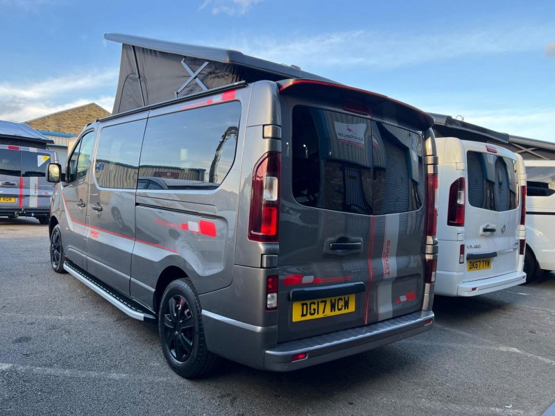 VAUXHALL VIVARO