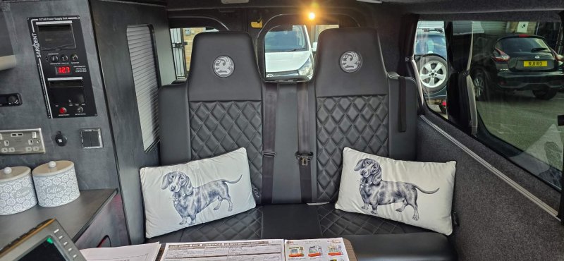 VAUXHALL VIVARO