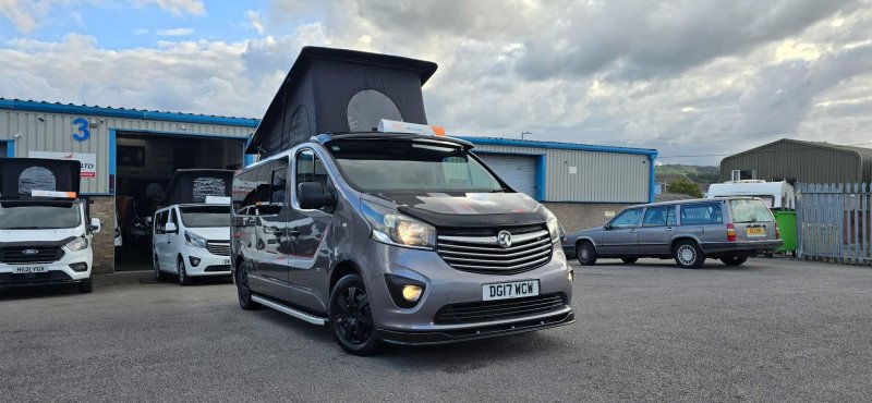 VAUXHALL VIVARO