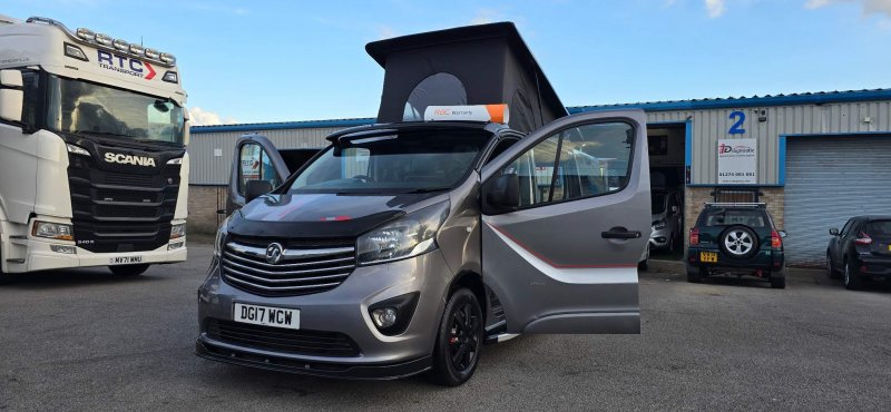 VAUXHALL VIVARO