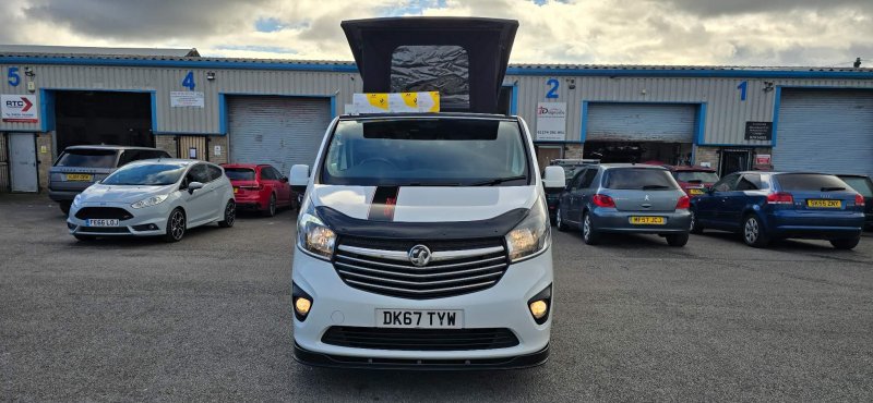 VAUXHALL VIVARO