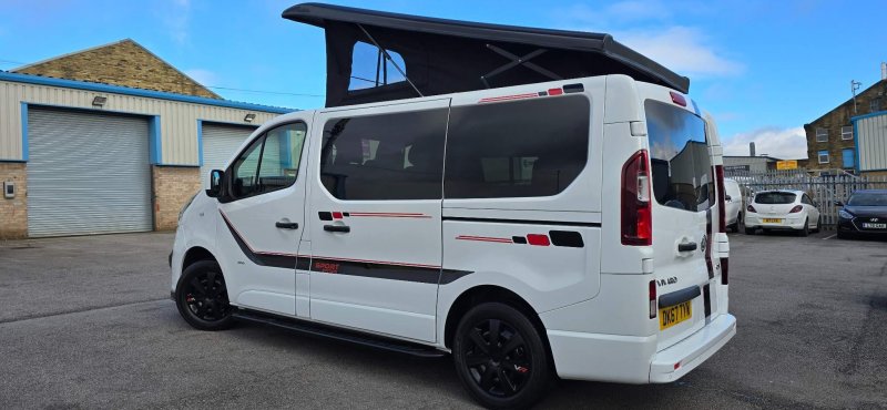 VAUXHALL VIVARO