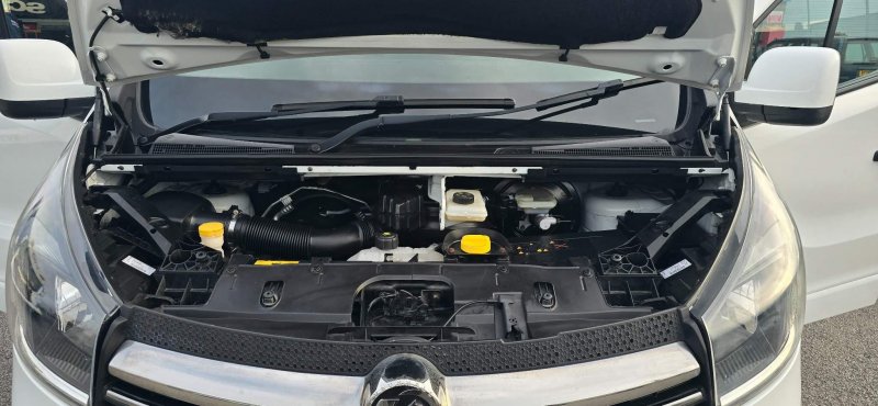 VAUXHALL VIVARO
