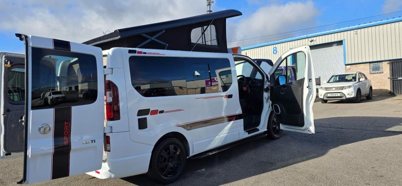 VAUXHALL VIVARO