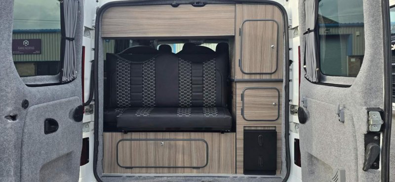 VAUXHALL VIVARO