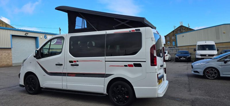 VAUXHALL VIVARO